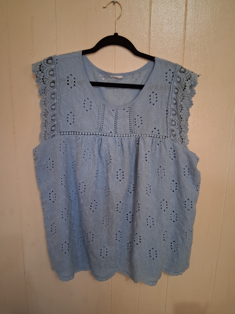 Light Blue Eyelet Lace Sleeveless Top